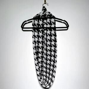 MERONA BLACK & WHITE PRINTED SCARF